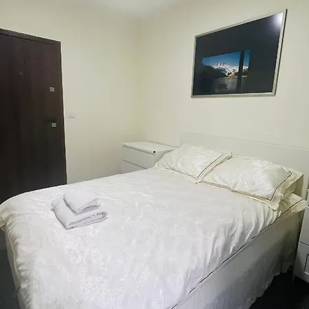 Maison d'hôtes Near Airport Cybernetyki