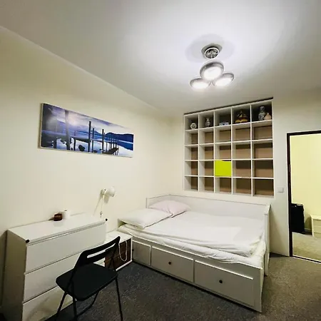 Pensjonat Near Airport Cybernetyki *