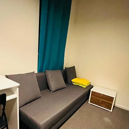 Casa de hóspedes Near Airport Cybernetyki