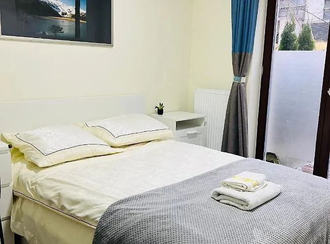 Pensjonat Near Airport Cybernetyki