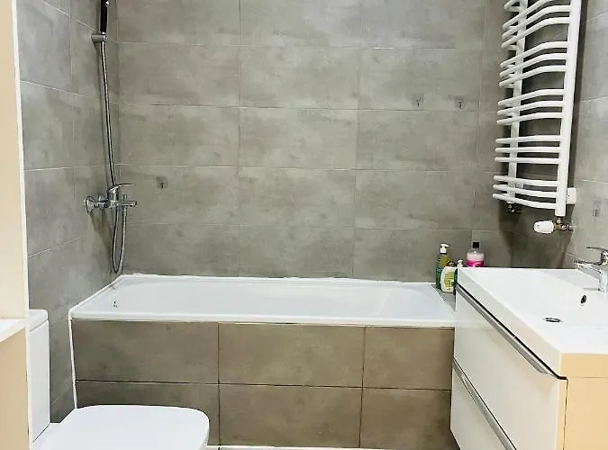 Pensjonat Near Airport Cybernetyki *