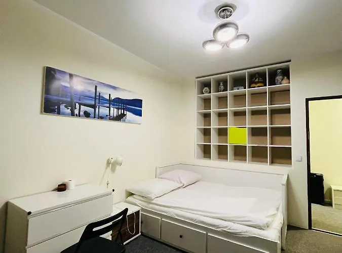 Pensjonat Near Airport Cybernetyki *