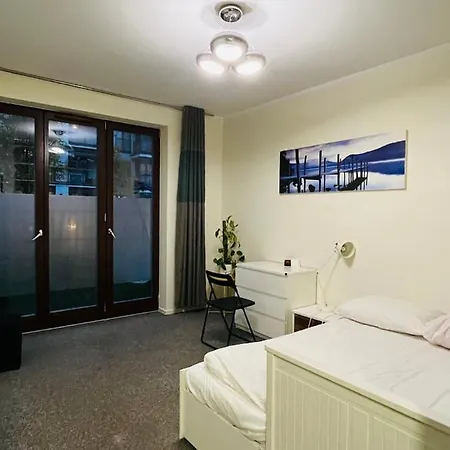 게스트하우스 Near Airport Cybernetyki 바르샤바